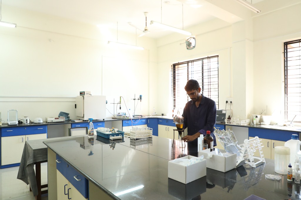 7.Applied_Botany_Research_Lab_B2-5